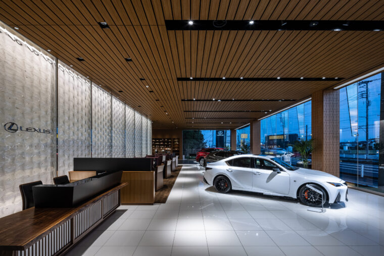 埼玉トヨタレクサス越谷